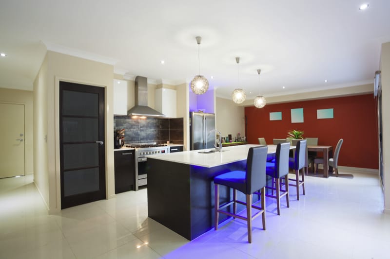 Kitchen-And-Dining-85505504-min